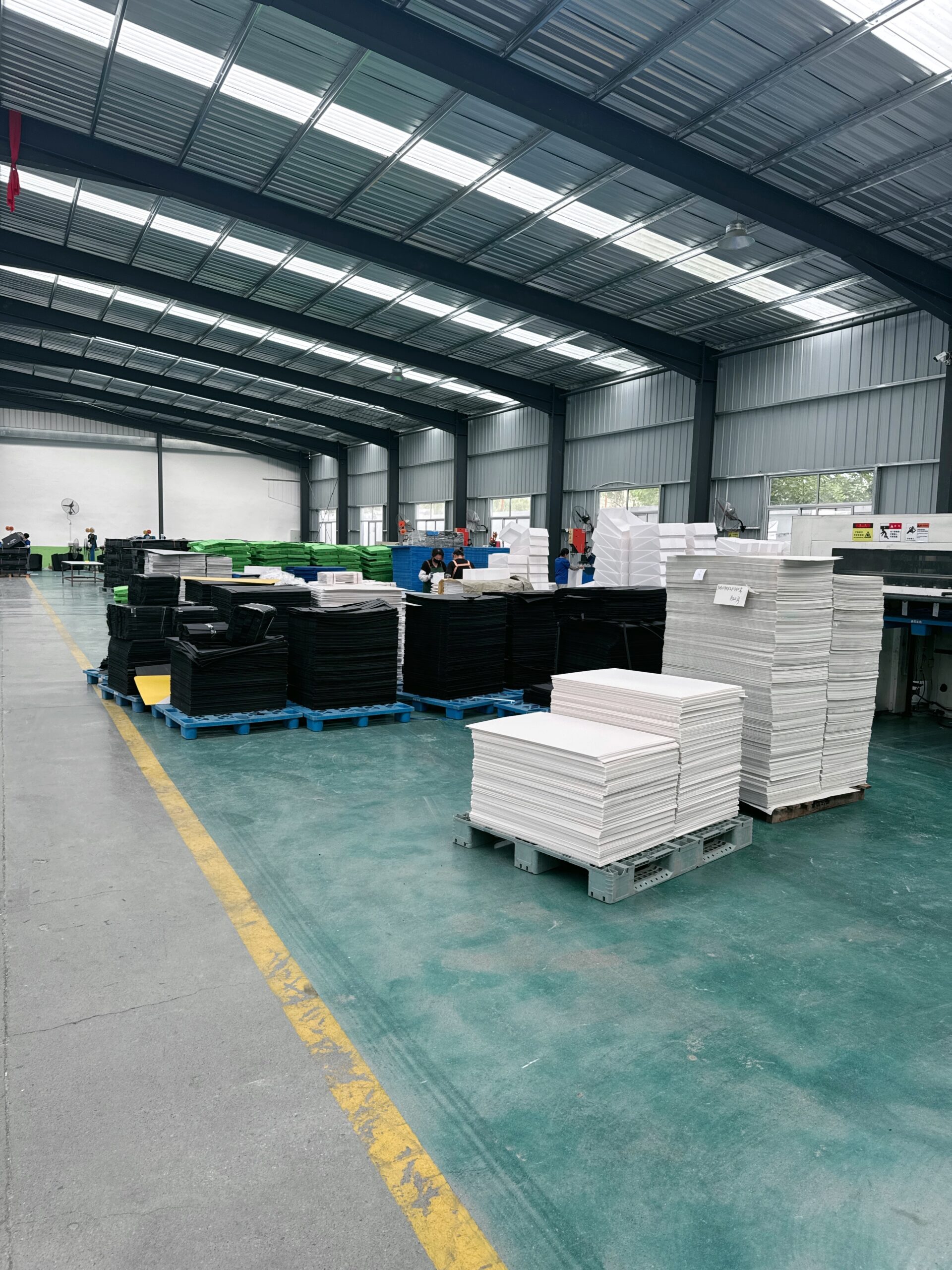 Twin Wall Polypropylene Sheet Supplier | Youqian Global Sheet Inventory