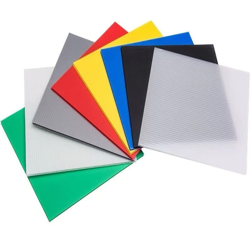 Colored PP hollow sheets available for custom corrugated plastic packaging