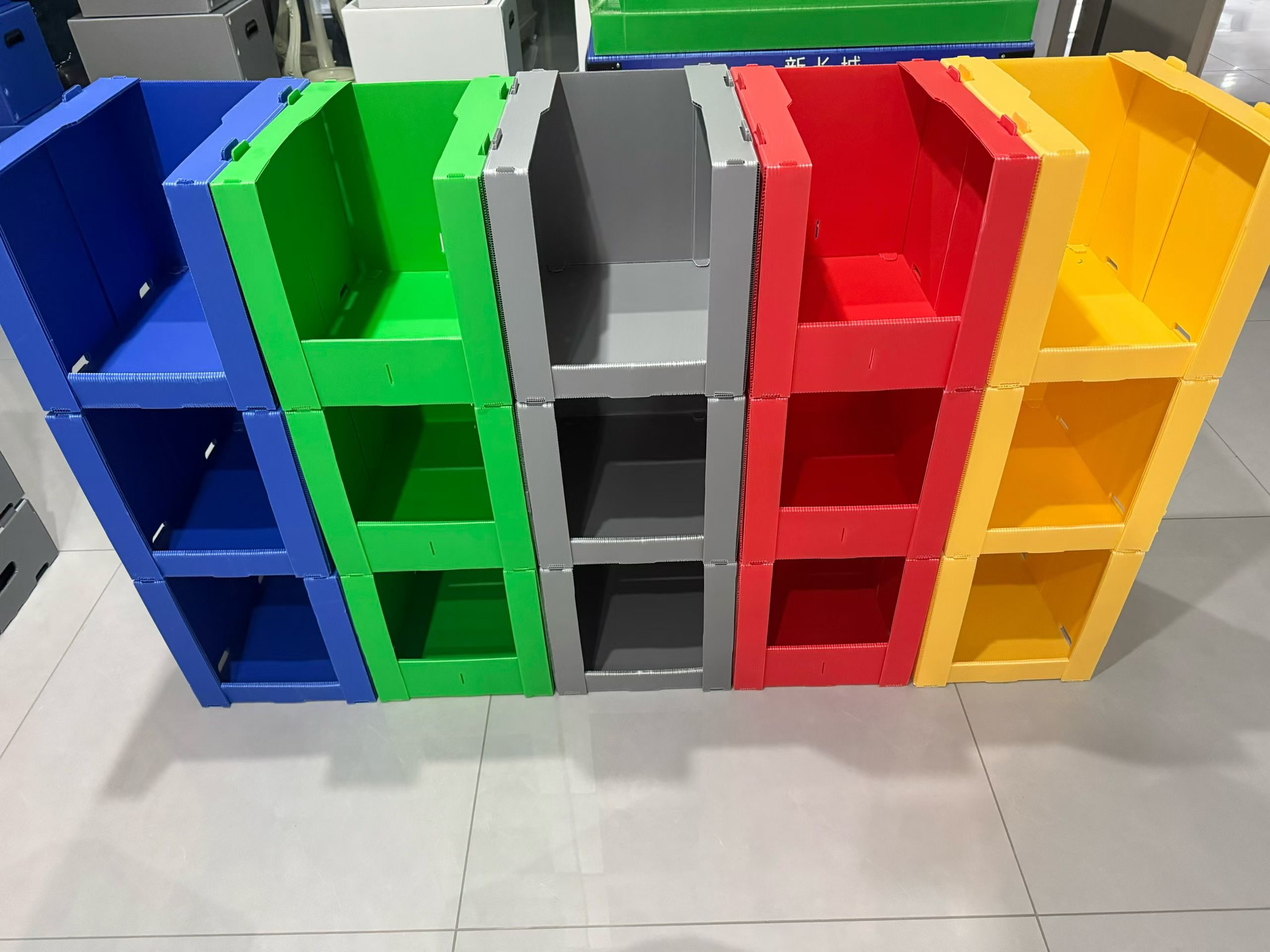 Custom color stackable PP corrugated bins for warehouse picking and returnable packaging